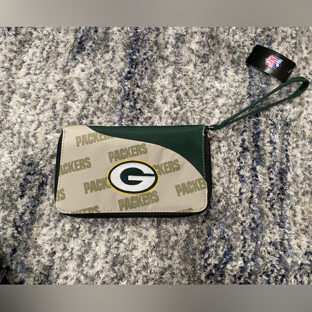 Green Bay Packers wristlet